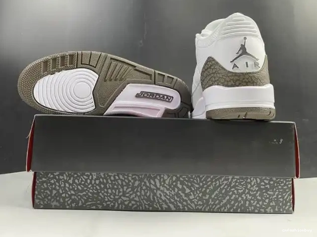 3 Jordan Retro Air (2018) 136064-122 Mocha 0603